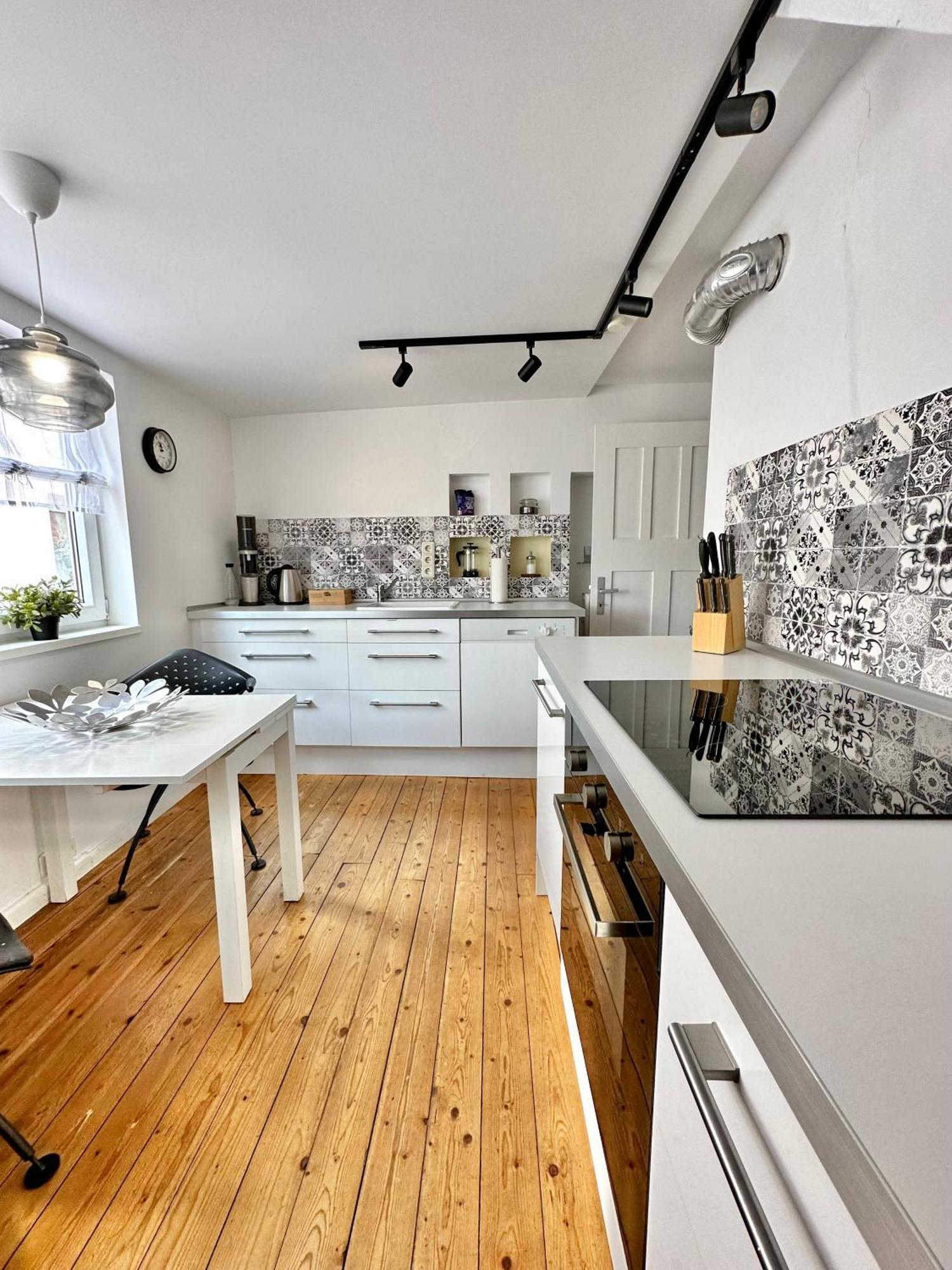 Schoenes City-Apartment Mit 2 Schlafzimmer, Parkplatz, Ruhig Und Hell, D46-Dg オルデンブルク エクステリア 写真