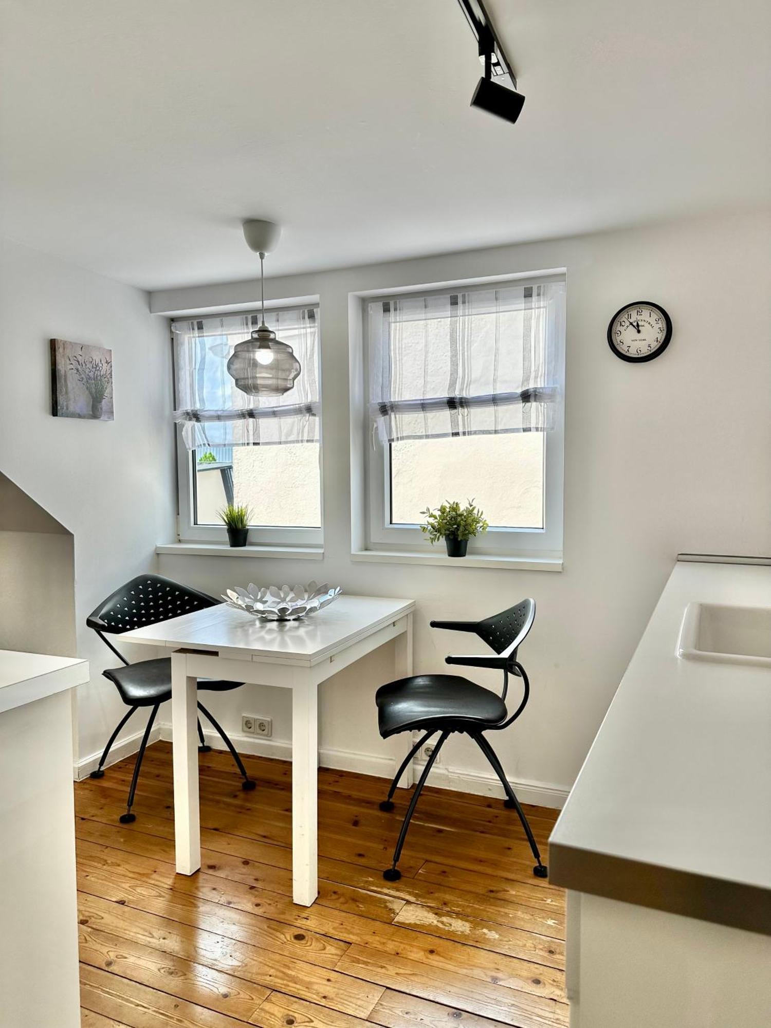 Schoenes City-Apartment Mit 2 Schlafzimmer, Parkplatz, Ruhig Und Hell, D46-Dg オルデンブルク エクステリア 写真