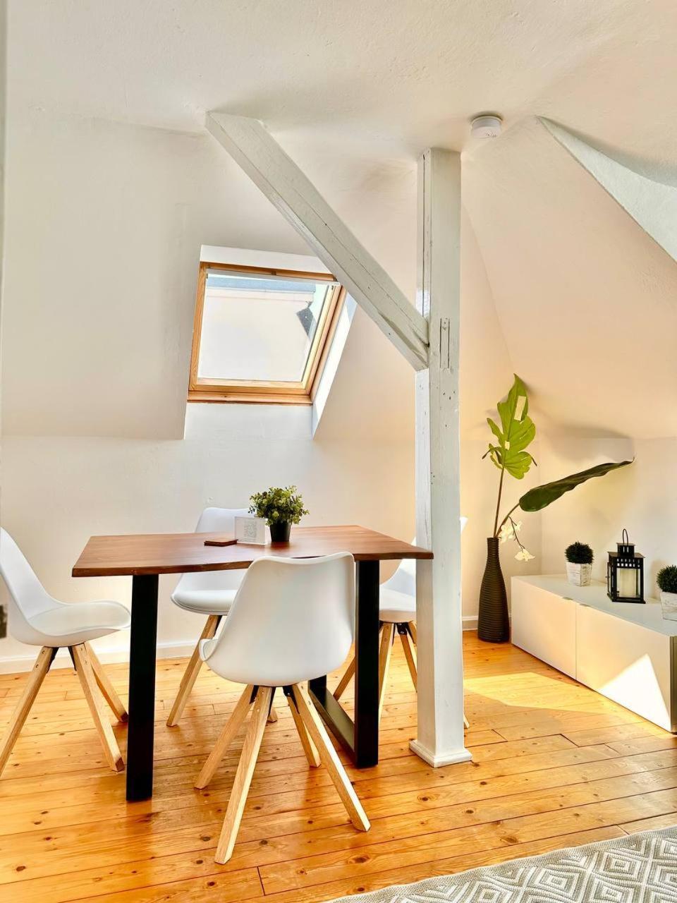 Schoenes City-Apartment Mit 2 Schlafzimmer, Parkplatz, Ruhig Und Hell, D46-Dg オルデンブルク エクステリア 写真