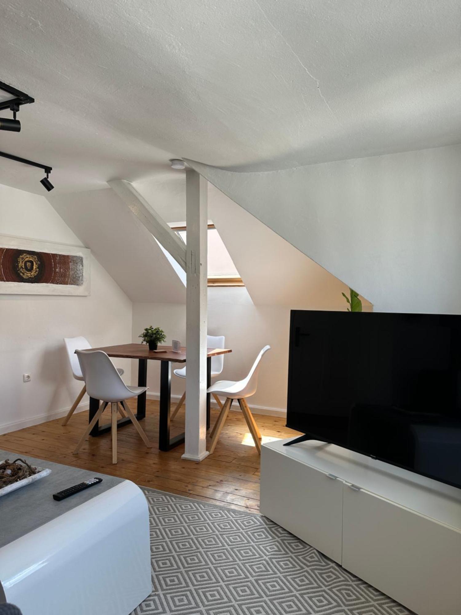 Schoenes City-Apartment Mit 2 Schlafzimmer, Parkplatz, Ruhig Und Hell, D46-Dg オルデンブルク エクステリア 写真